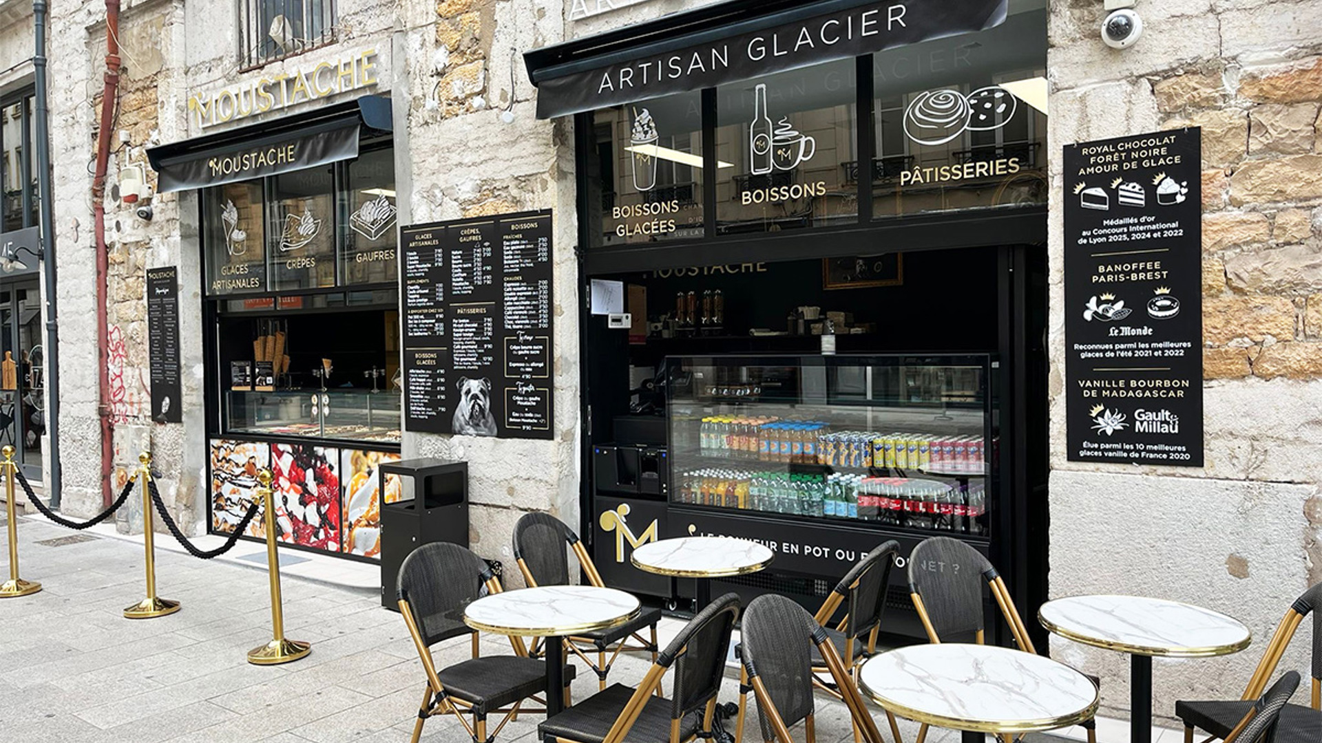 False ?  : Moustache Photo 3