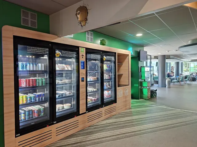 Non-stop lekker eten en drinken op hotel dankzij AI: Carrefour en Accor lanceren BuyBye-microwinkel in ibis Styles-hotel
