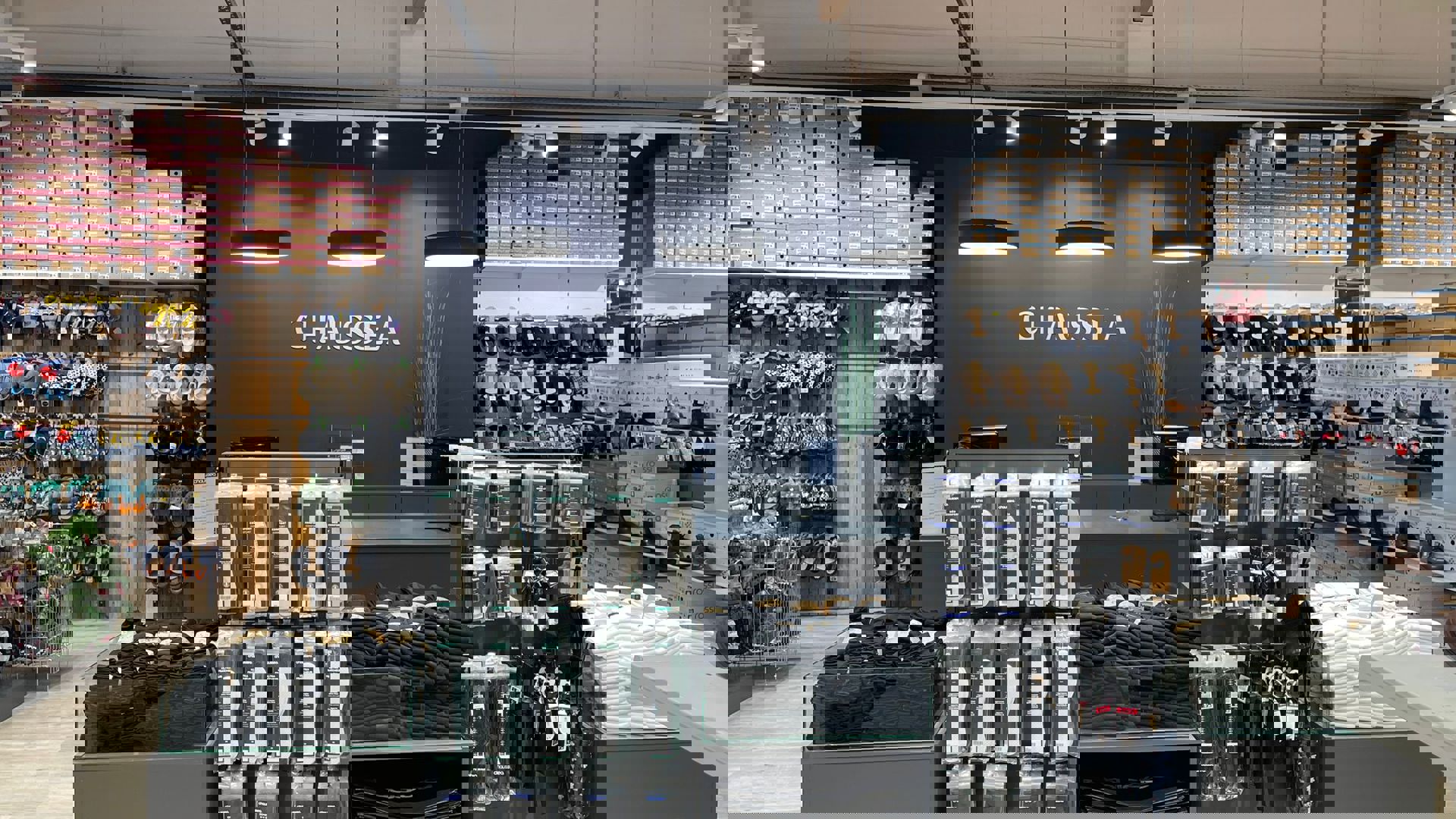 False ?  : Chaussea Photo 3