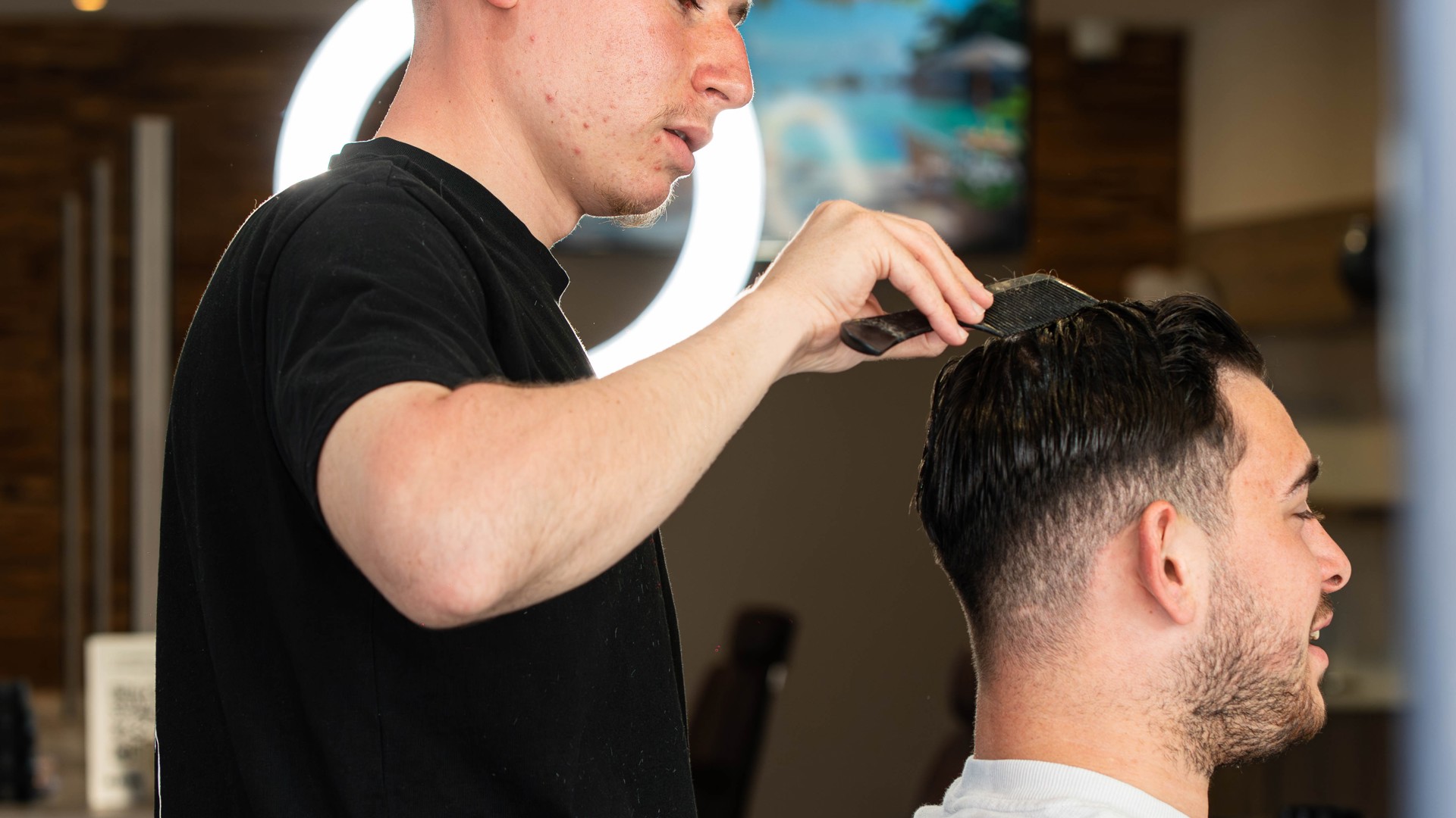 False ?  : Photo Mathieu Nayis Coiffeur