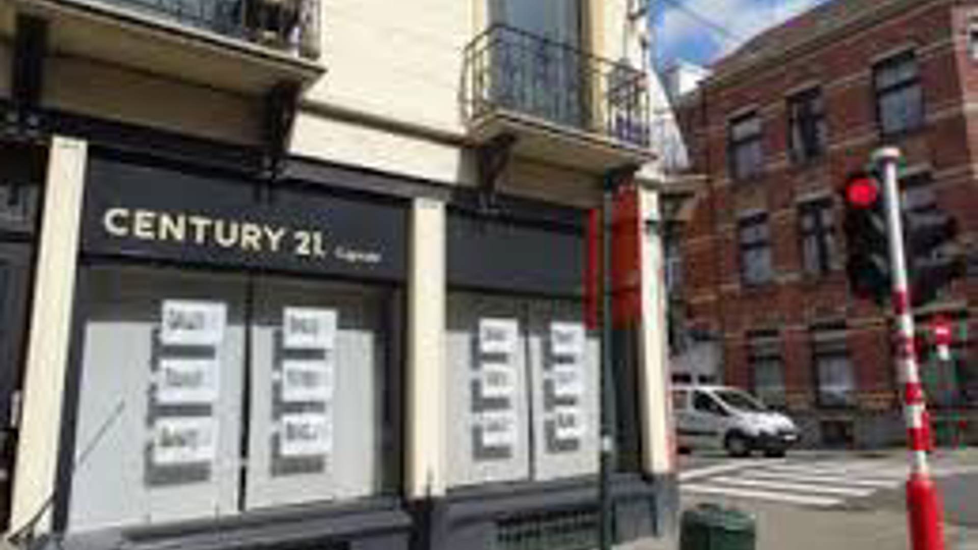 False ?  : Century 21 1