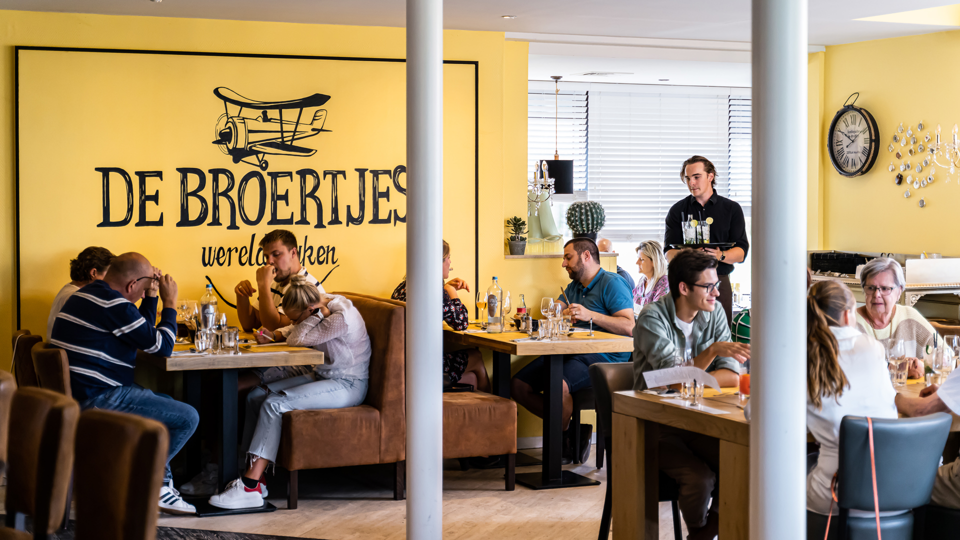 False ?  : De Broertjes 2025 1