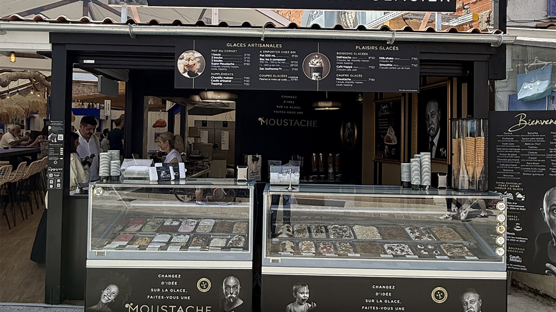 False ?  : Moustache Photo 7