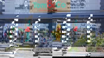 tom co franchise winkel exterieur.jpg