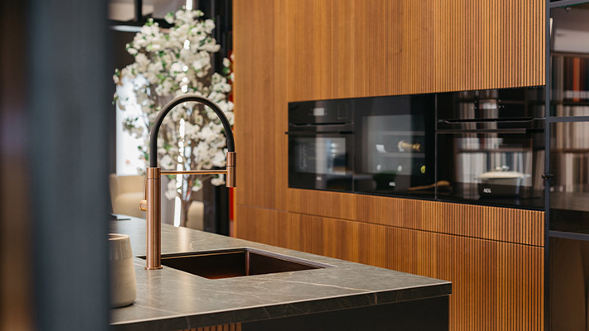 False ?  : 6.NOTCHO STAR KITCHEN