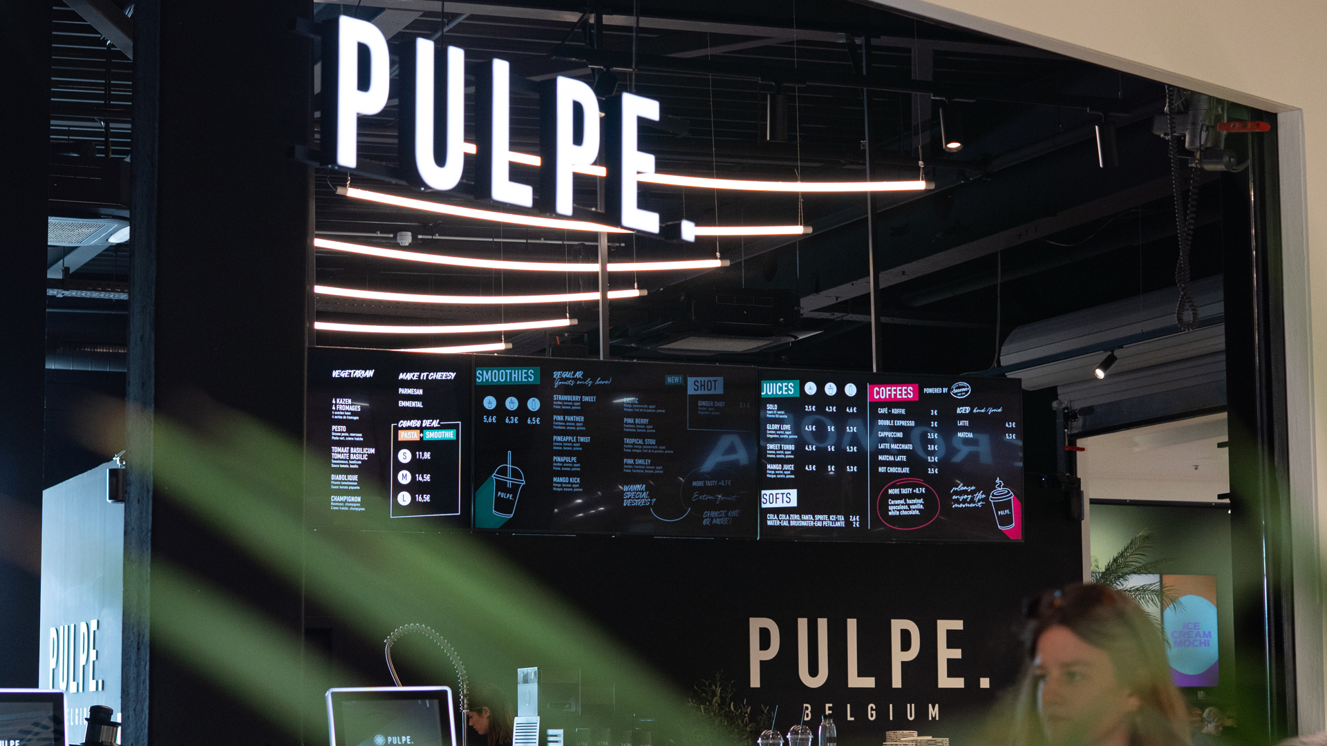 False ?  : PULPE. Photo 4