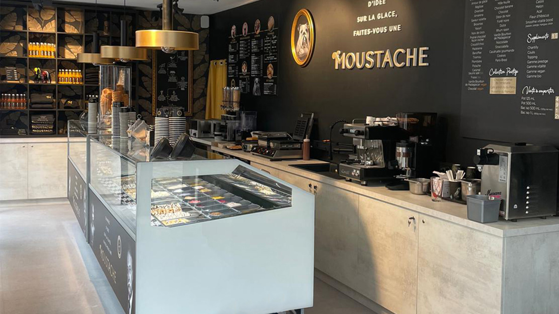 False ?  : Moustache Photo 1